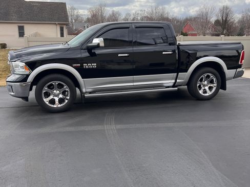 Used 2013 RAM 1500 Laramie w/ Convenience Group image 4