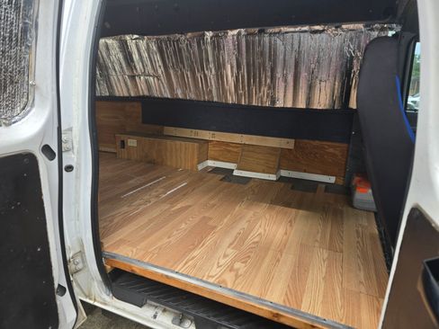 Used 1997 Ford E-350 and Econoline 350 Club Wagon image 13