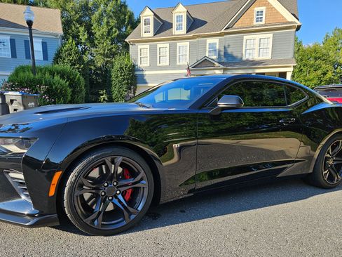 Used 2018 Chevrolet Camaro SS RWD image 6