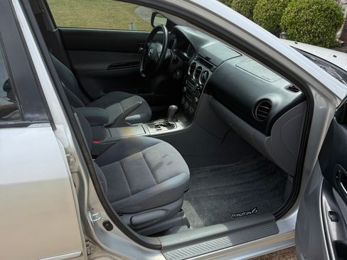 Used 2005 MAZDA MAZDA6 i image 8