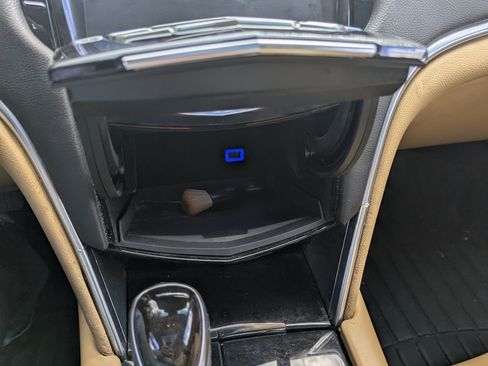 Used 2013 Cadillac XTS Luxury image 19