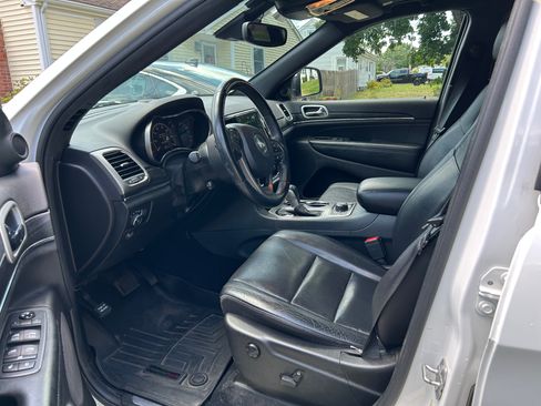 Used 2019 Jeep Grand Cherokee Limited w/ Luxury Group II AWD/4WD image 10