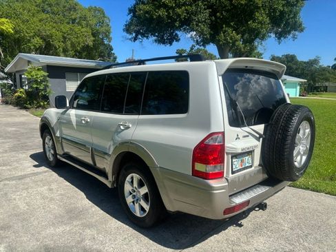 Used 2006 Mitsubishi Montero Limited AWD/4WD image 2