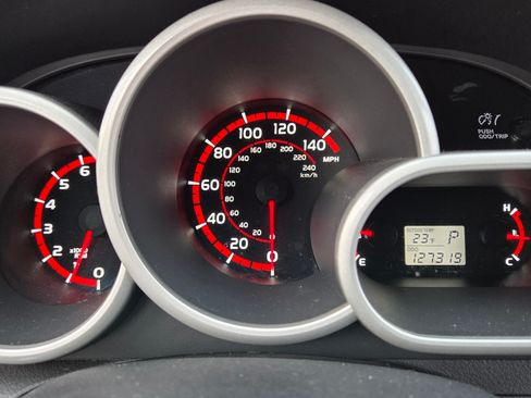 Used 2009 Toyota Matrix S image 17