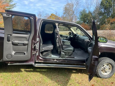 Used 2009 Chevrolet Silverado 2500 LT w/ Exterior Plus Package image 10