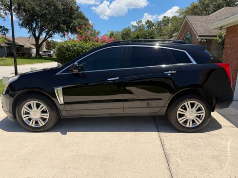 Used 2013 Cadillac SRX FWD image 2