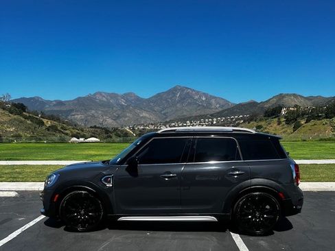 Used 2018 MINI Cooper Countryman S image 1