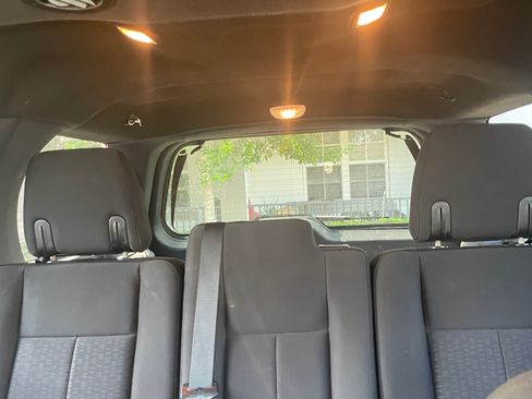 Used 2017 Ford Expedition XLT AWD/4WD image 9
