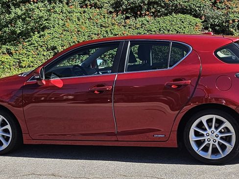 Used 2013 Lexus CT 200h image 1