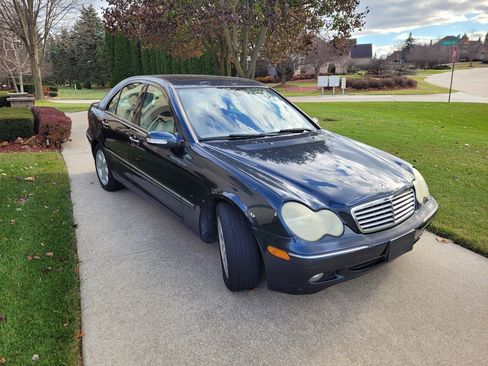 Used 2004 Mercedes-Benz C 240 4MATIC Sedan image 1