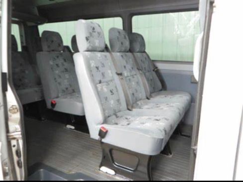 Used 2004 Dodge Sprinter 2500 w/ Cooling Group RWD image 16