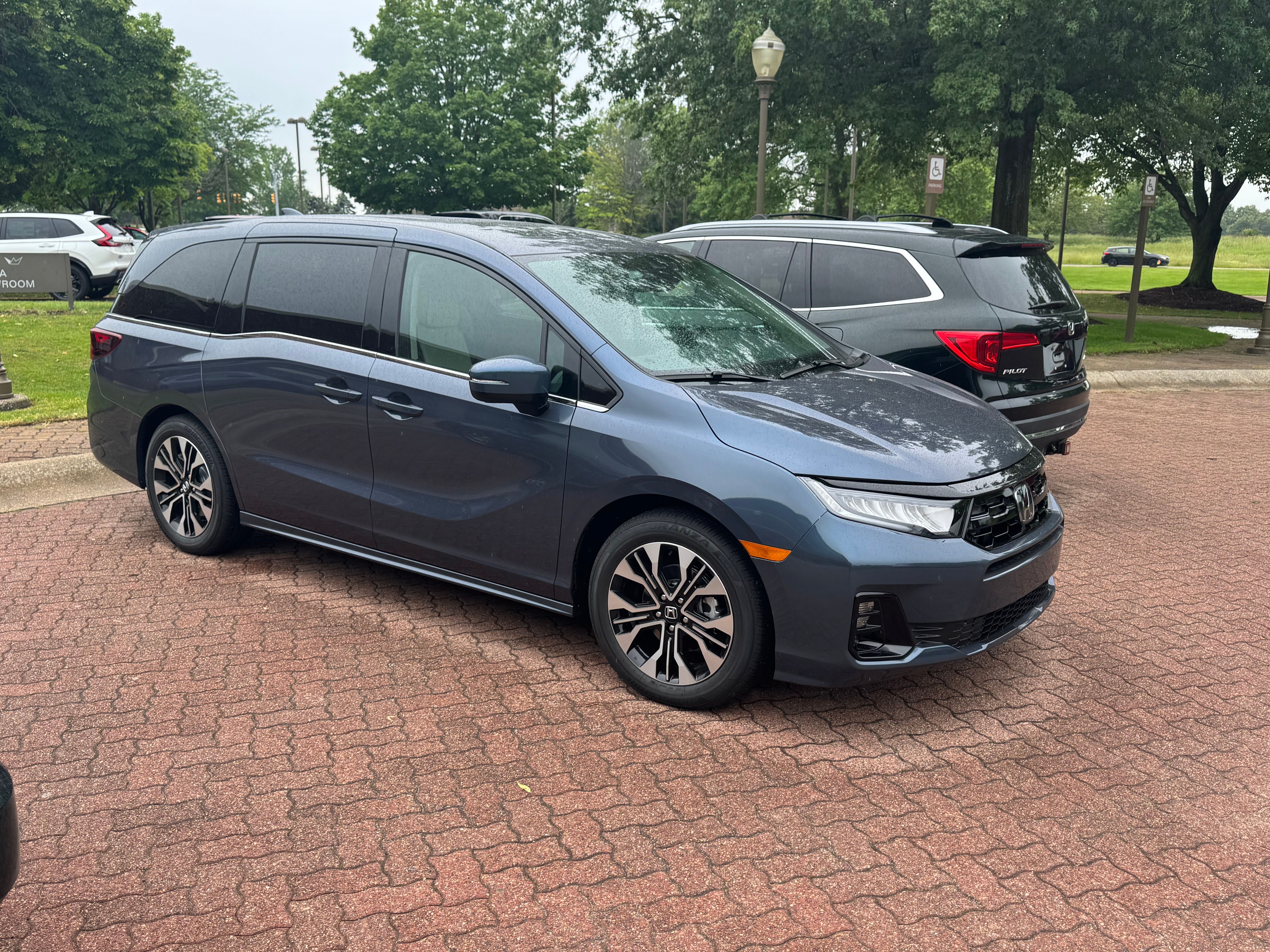 Used 2026 Honda Odyssey Elite image 6