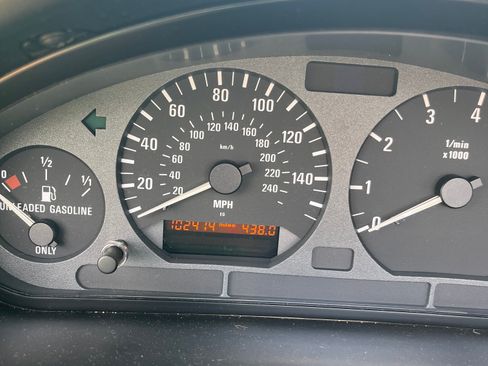Used 1996 BMW Z3 1.9 RWD image 8