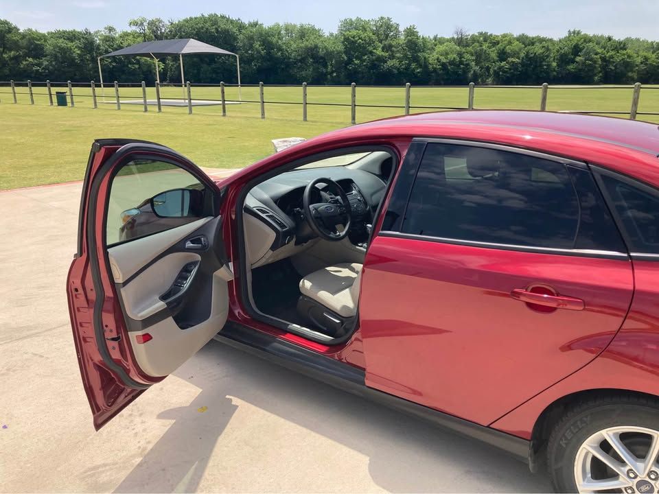 Used 2016 Ford Focus SE FWD image 8