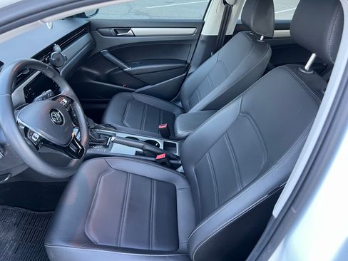 Used 2022 Volkswagen Passat 2.0T SE image 17