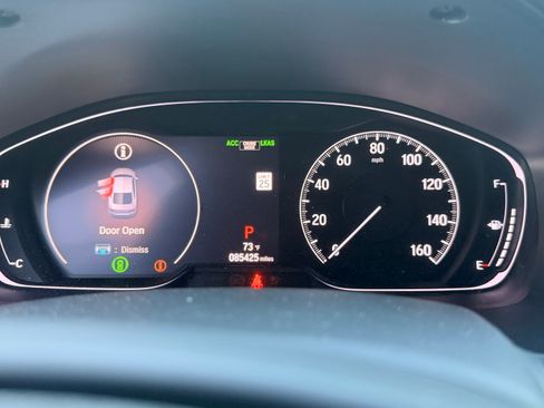 Used 2018 Honda Accord Touring image 11