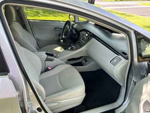 Used 2012 Toyota Prius Three FWD image 8