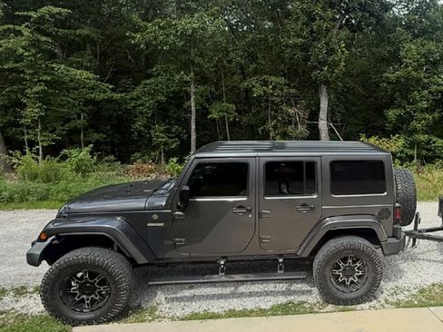 Used 2016 Jeep Wrangler Unlimited Sport image 4