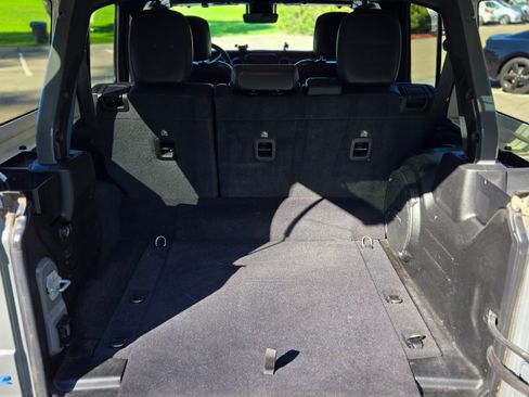 Used 2021 Jeep Wrangler Unlimited Sahara w/ Safety Group image 6