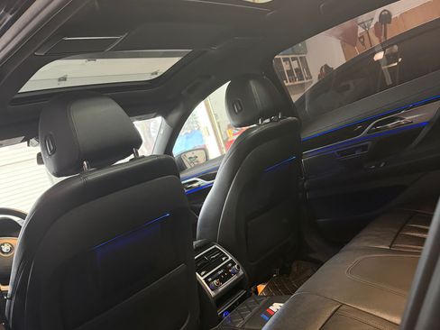 Used 2019 BMW 740i xDrive image 26