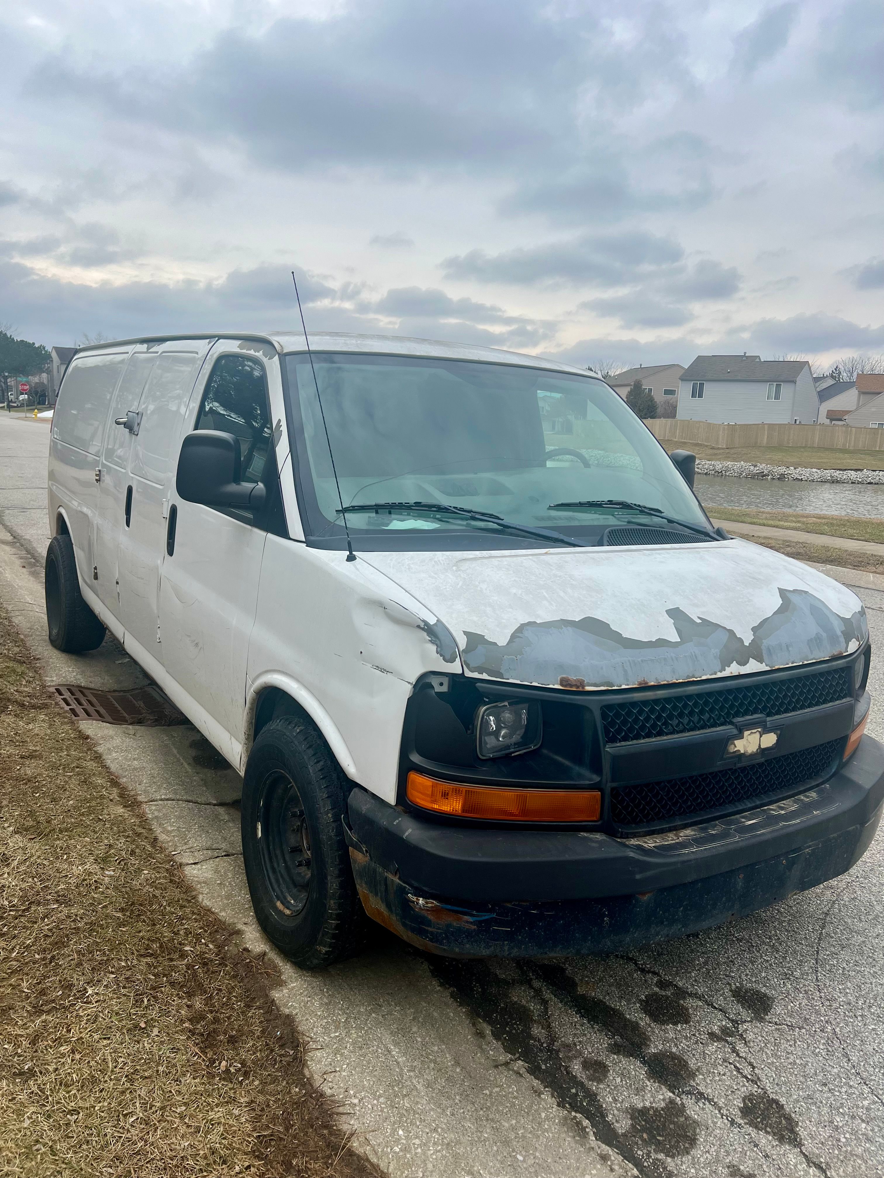 Used 2011 Chevrolet Express 3500 Extended RWD image 8