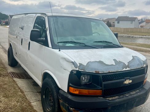 Used 2011 Chevrolet Express 3500 Extended image 8