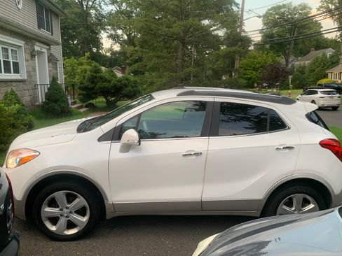 Used 2015 Buick Encore Convenience FWD image 4