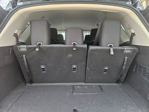 Used 2025 Nissan Pathfinder S image 12