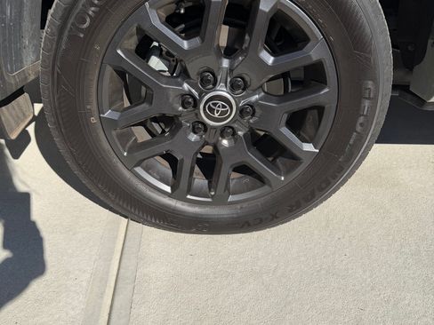 Used 2024 Toyota Sequoia Platinum image 18