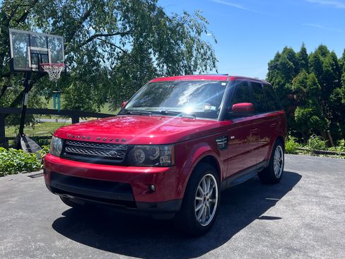 Used 2013 Land Rover Range Rover Sport HSE LUX AWD/4WD image 2