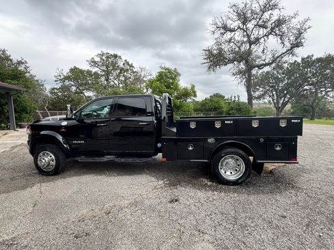 Used 2022 RAM 5500 Laramie AWD/4WD image 1