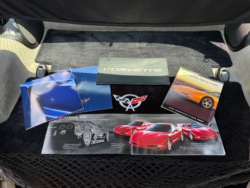 Used 2000 Chevrolet Corvette Coupe w/ Memory Pkg RWD image 5