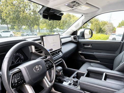 Used 2022 Toyota Tundra Limited AWD/4WD image 5