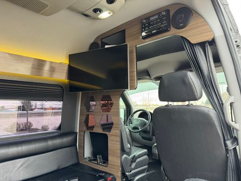 Used 2014 Mercedes-Benz Sprinter 3500 image 28