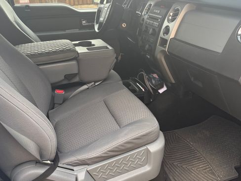Used 2012 Ford F150 XLT w/ XLT Chrome Pkg image 8