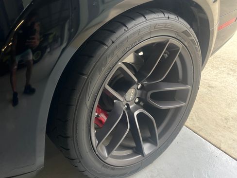 Used 2016 Dodge Challenger SRT Hellcat image 10