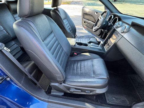 Used 2007 Ford Mustang GT RWD image 14