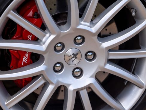 Used 2012 Maserati GranTurismo Convertible image 16