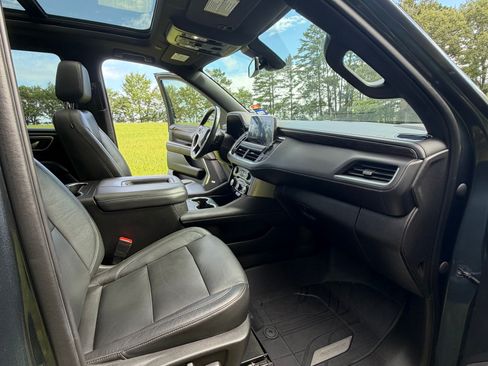 Used 2021 Chevrolet Tahoe Z71 w/ Z71 Signature Package AWD/4WD image 5