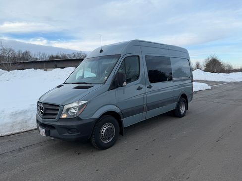 Used 2014 Mercedes-Benz Sprinter 3500 image 1