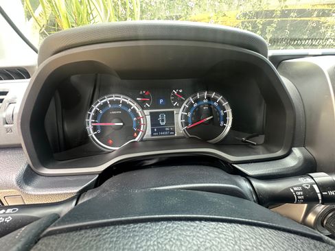 Used 2016 Toyota 4Runner SR5 Premium w/ Preferred Accessory Package RWD image 10