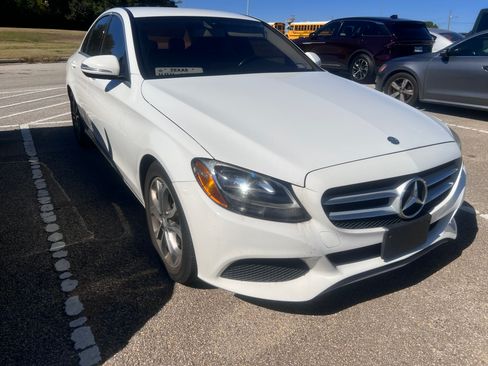 Used 2015 Mercedes-Benz C 300 Sedan image 2