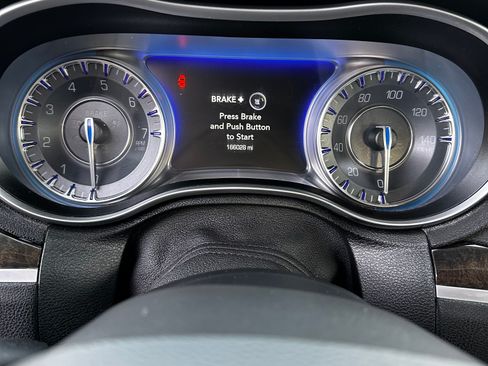 Used 2017 Chrysler 300 C w/ Safetytec Plus Group image 13