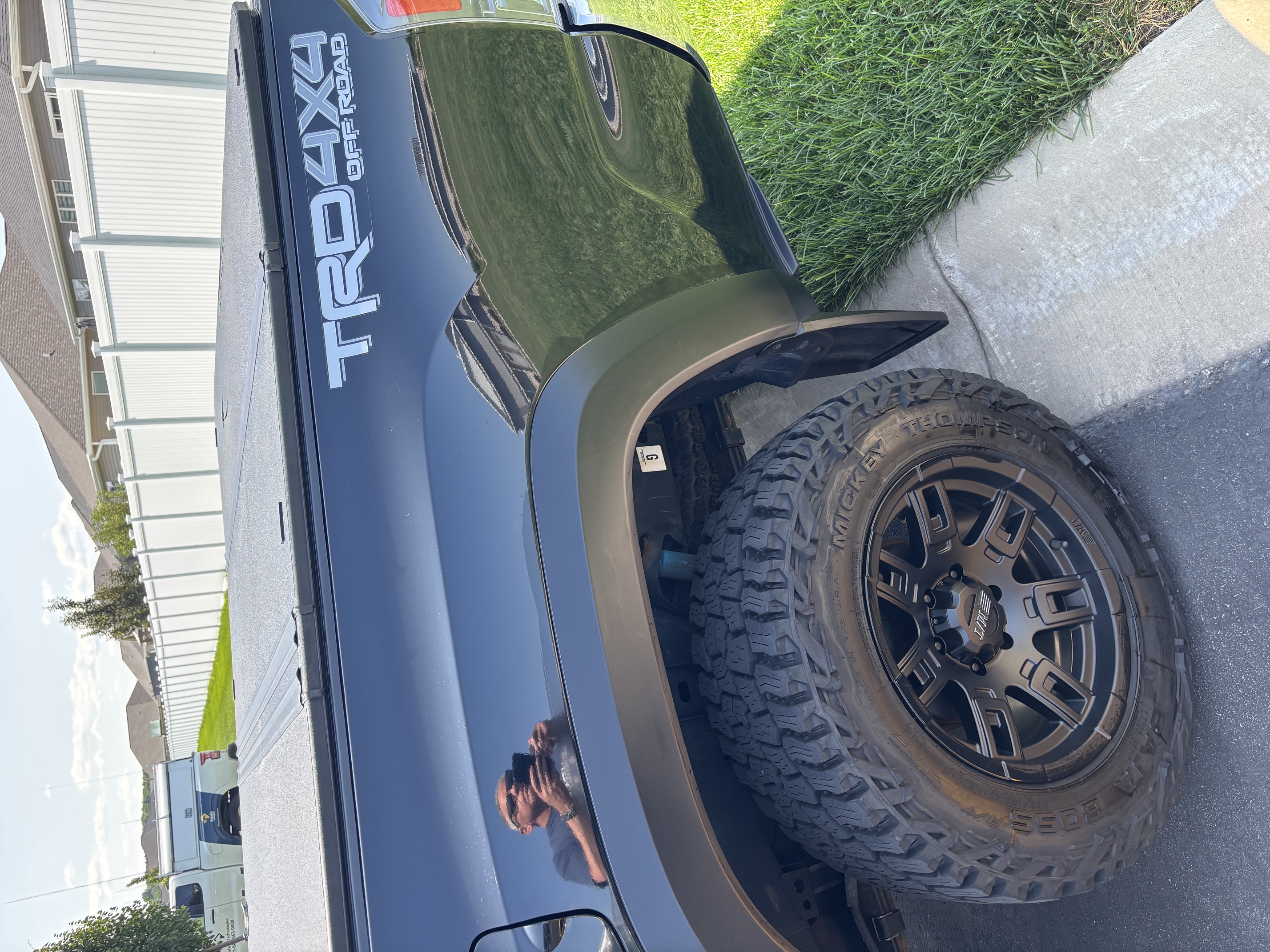 Used 2021 Toyota Tacoma TRD Off-Road AWD/4WD image 8