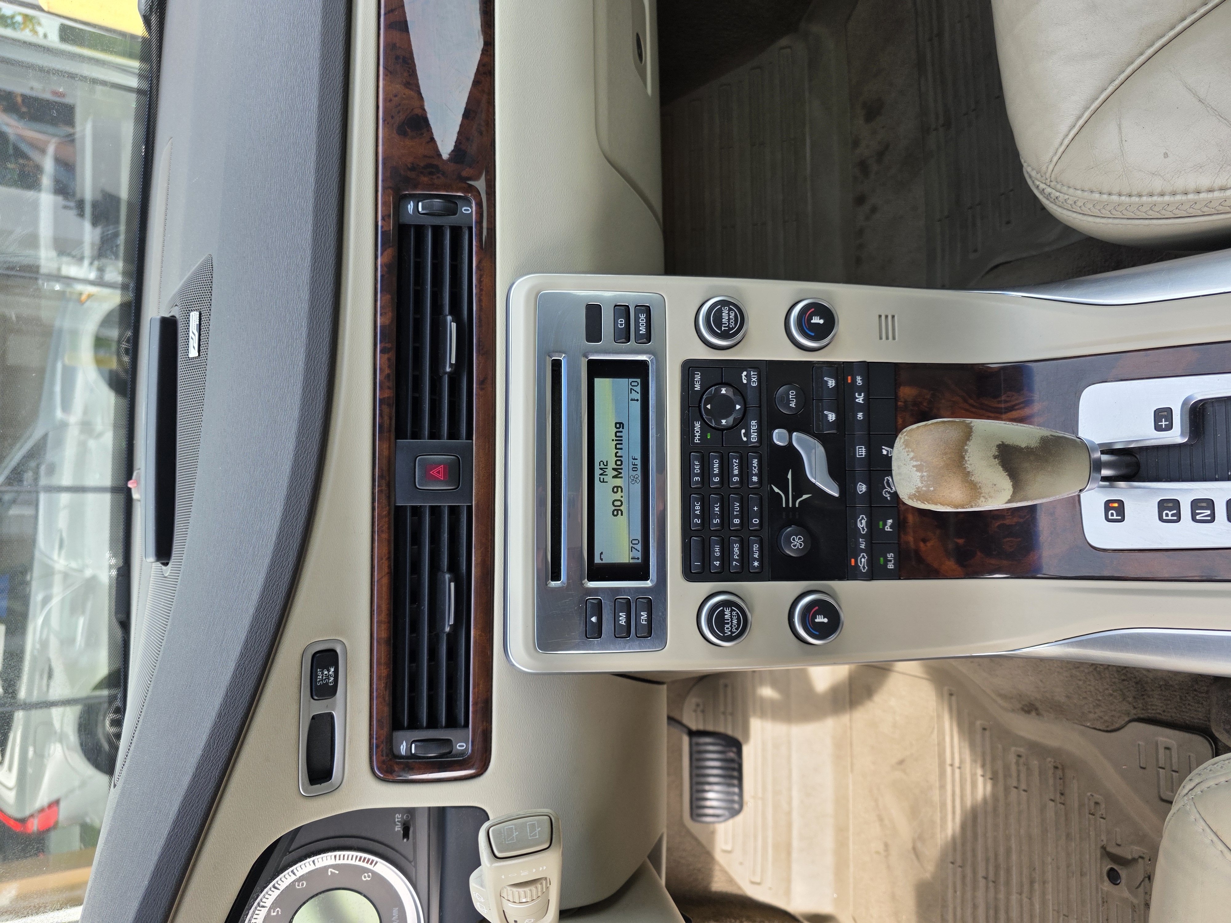 Used 2011 Volvo XC70 T6 AWD/4WD image 9