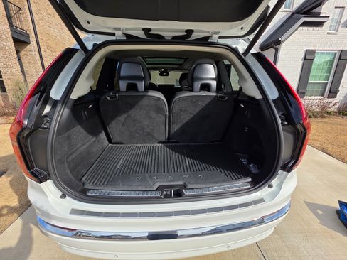 Used 2025 Volvo XC90 T8 Plus w/ Protection Package Premier image 10