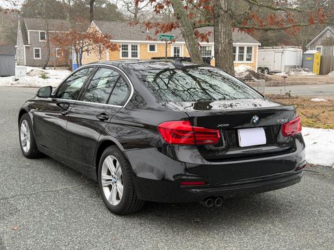 Used 2017 BMW 330i xDrive 330i xDrive Sedan 4D image 5