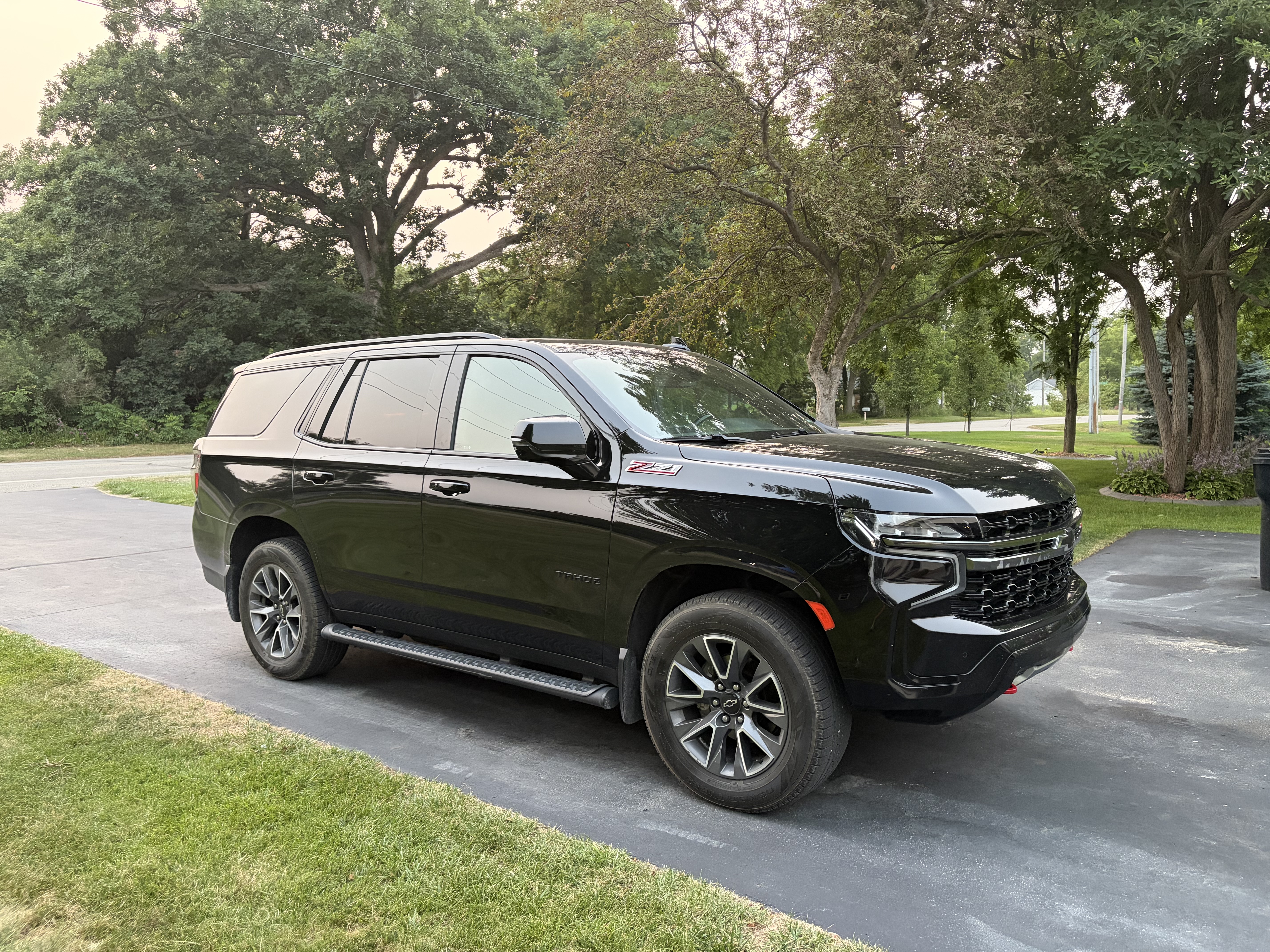 Used 2021 Chevrolet Tahoe Z71 w/ Z71 Signature Package AWD/4WD image 1