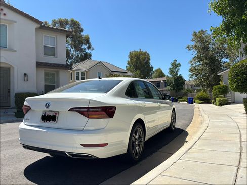 Used 2019 Volkswagen Jetta R-Line FWD image 5