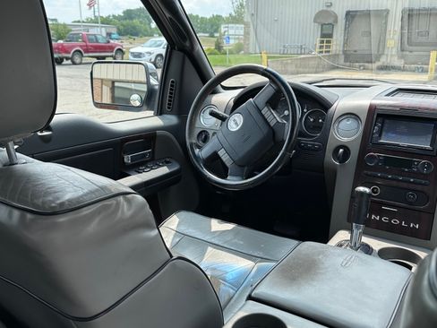 Used 2006 Lincoln Mark LT 4x4 image 10